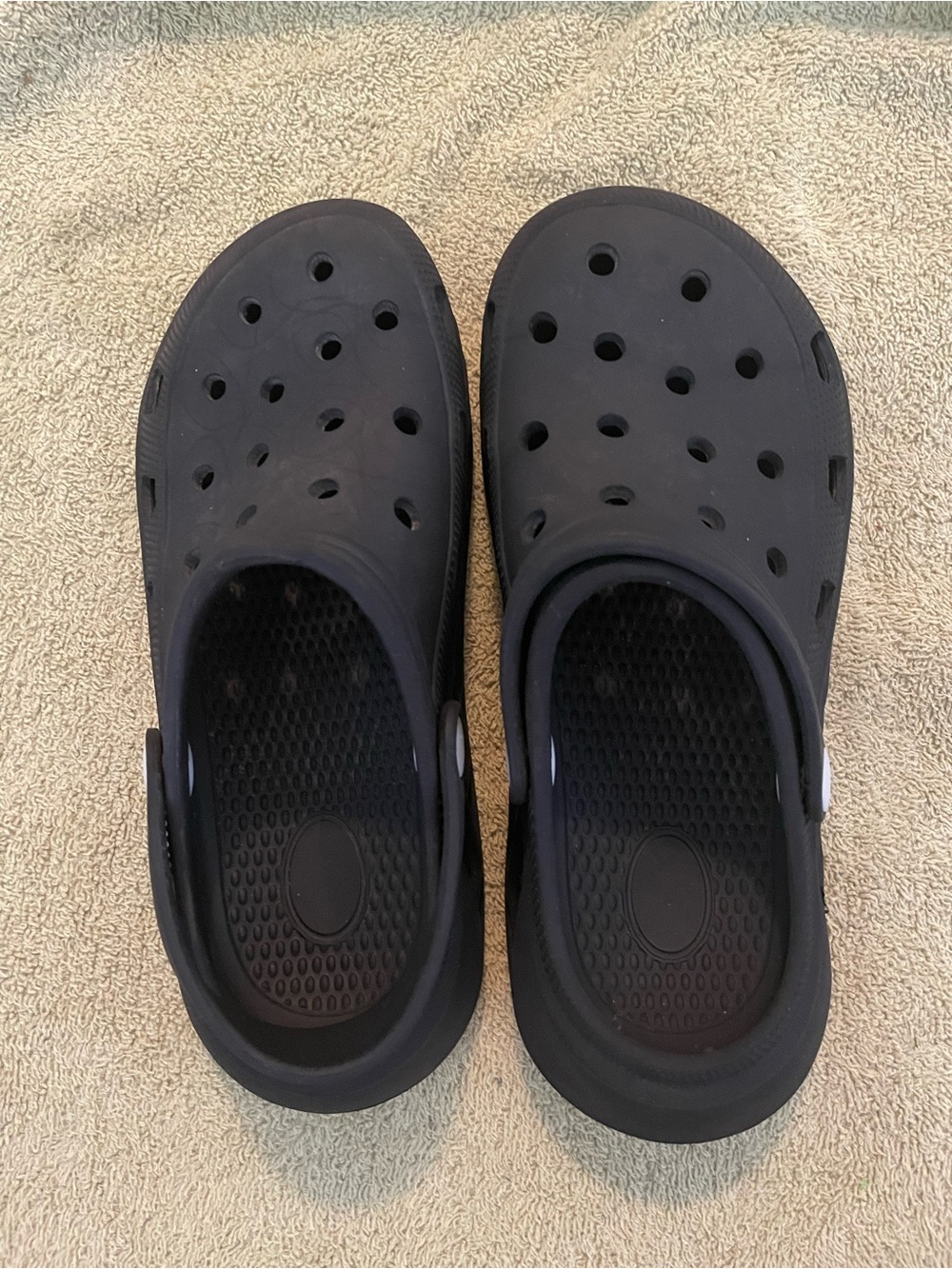 Youth Black Slip On Water and easy everyday shoes for kids. 2.5 youth size